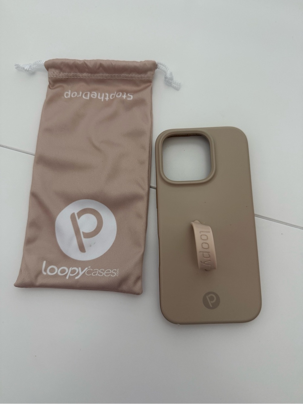 Loopy Case Silicone Phone Case with Loopy Strap - Beige iPhone 16 pro
